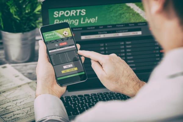 States Warming Up Online Sports Betting Outlets for Football Season