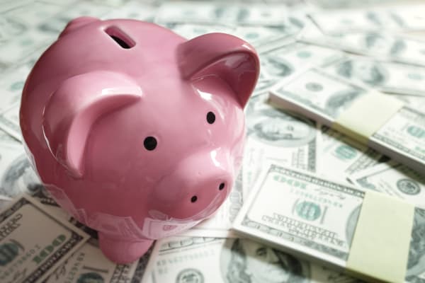 Is It Legal to Travel With Large Sums of Cash?