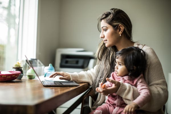 New Survey Says Mothers Still Facing Burdens In Legal Practice