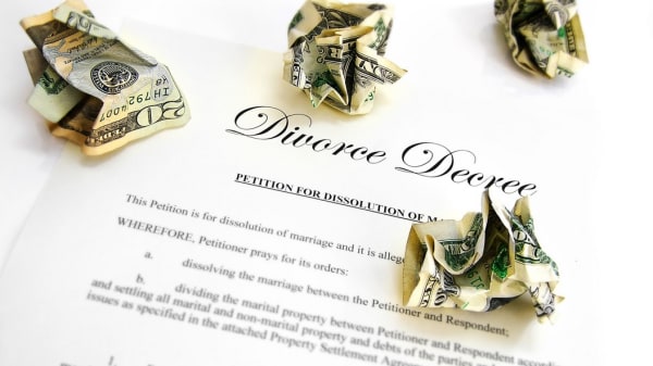 What Adds Expenses to Obtaining a Divorce?