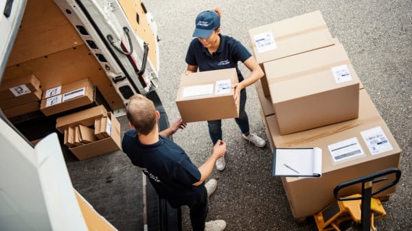 Can Seasonal Holiday Employees Get Unemployment?
