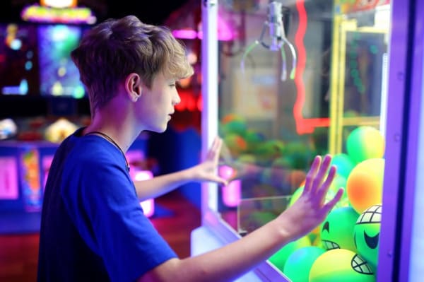 Legal Activist Battles 'Junk Fees' in Bay Area Restaurants and Arcades