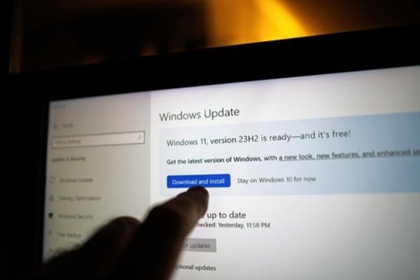 It's a Digital David Versus Goliath as Man Sues Microsoft Over Ending of Windows 10 Support