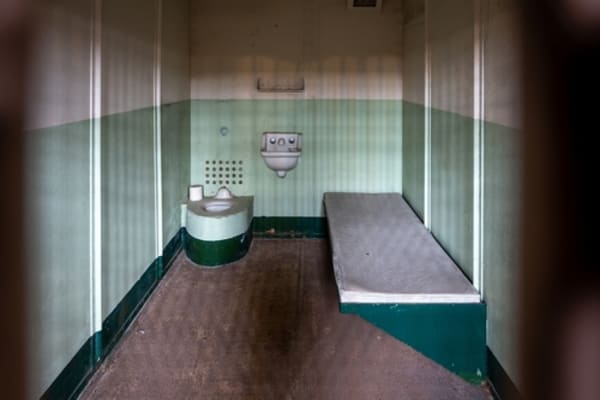 Oregon Prisoners Challenge Solitary Confinement Conditions